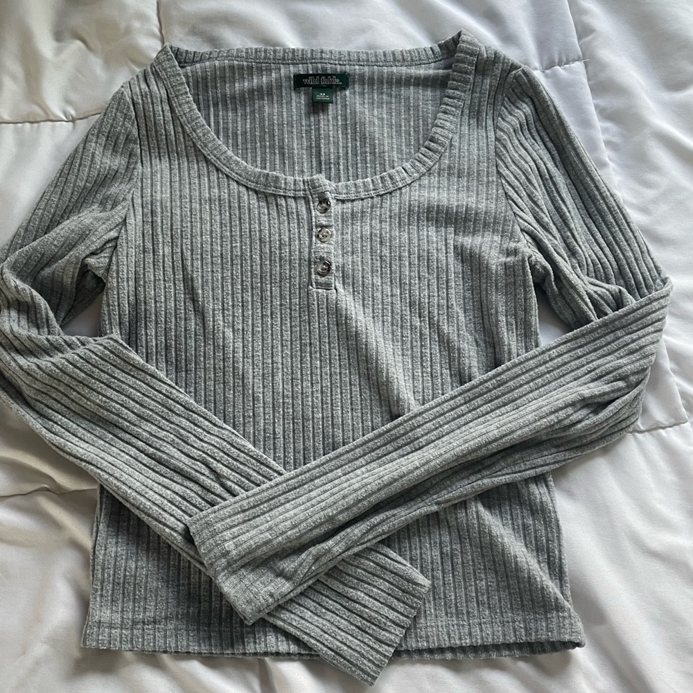 Wild Fable Long Sleeve Gray Top Size XS | wild fable